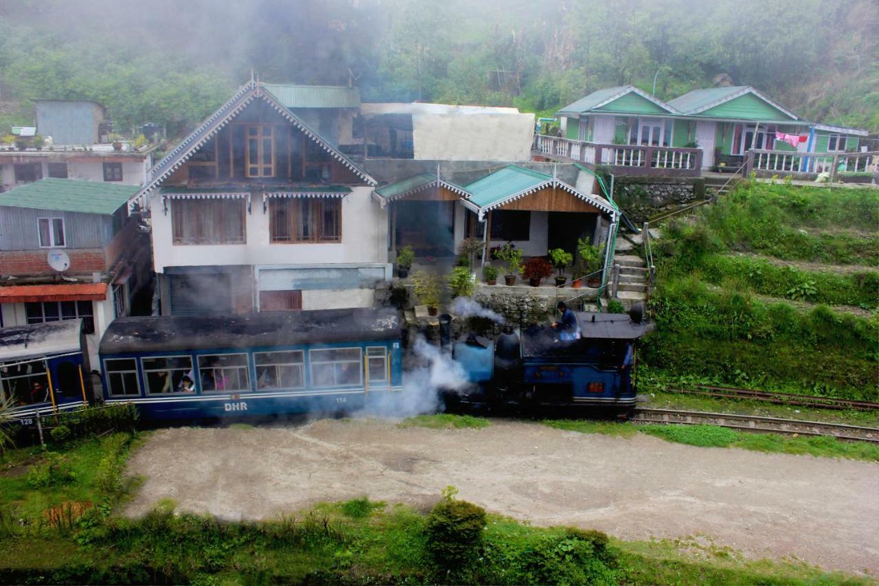 Marigold Manor Homestay دارجيلنغ المظهر الخارجي الصورة